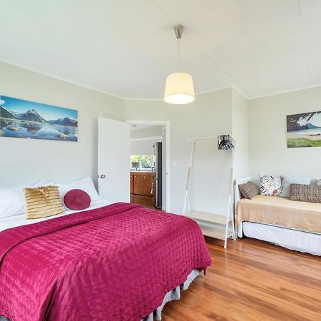 Sunny & Cozy Home Near Western Springs Auckland Exterior foto