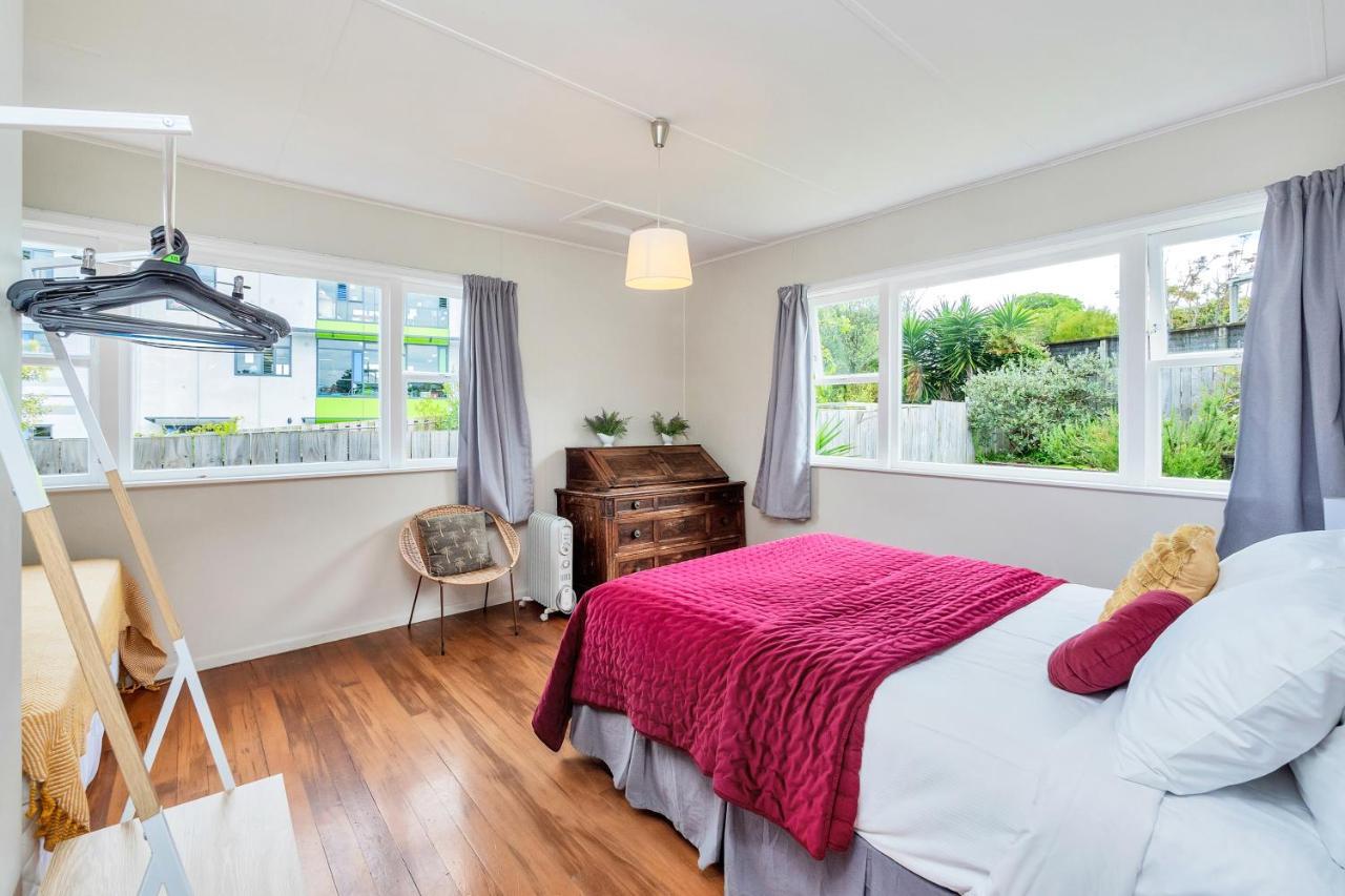 Sunny & Cozy Home Near Western Springs Auckland Exterior foto